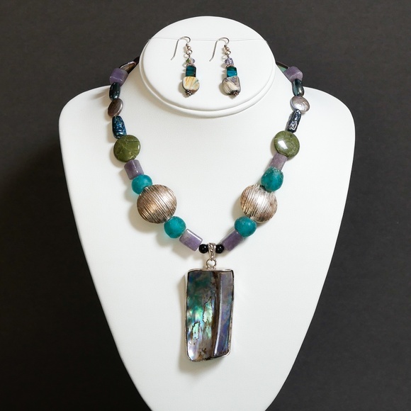 NEW - S31 - Handmade Abalone necklace and earring set - one of a kind